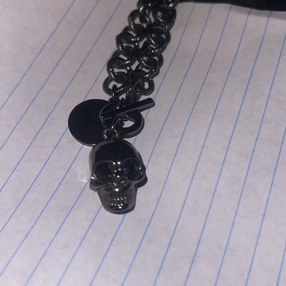 Alexander McQueen Onyx Skull choker price Firm